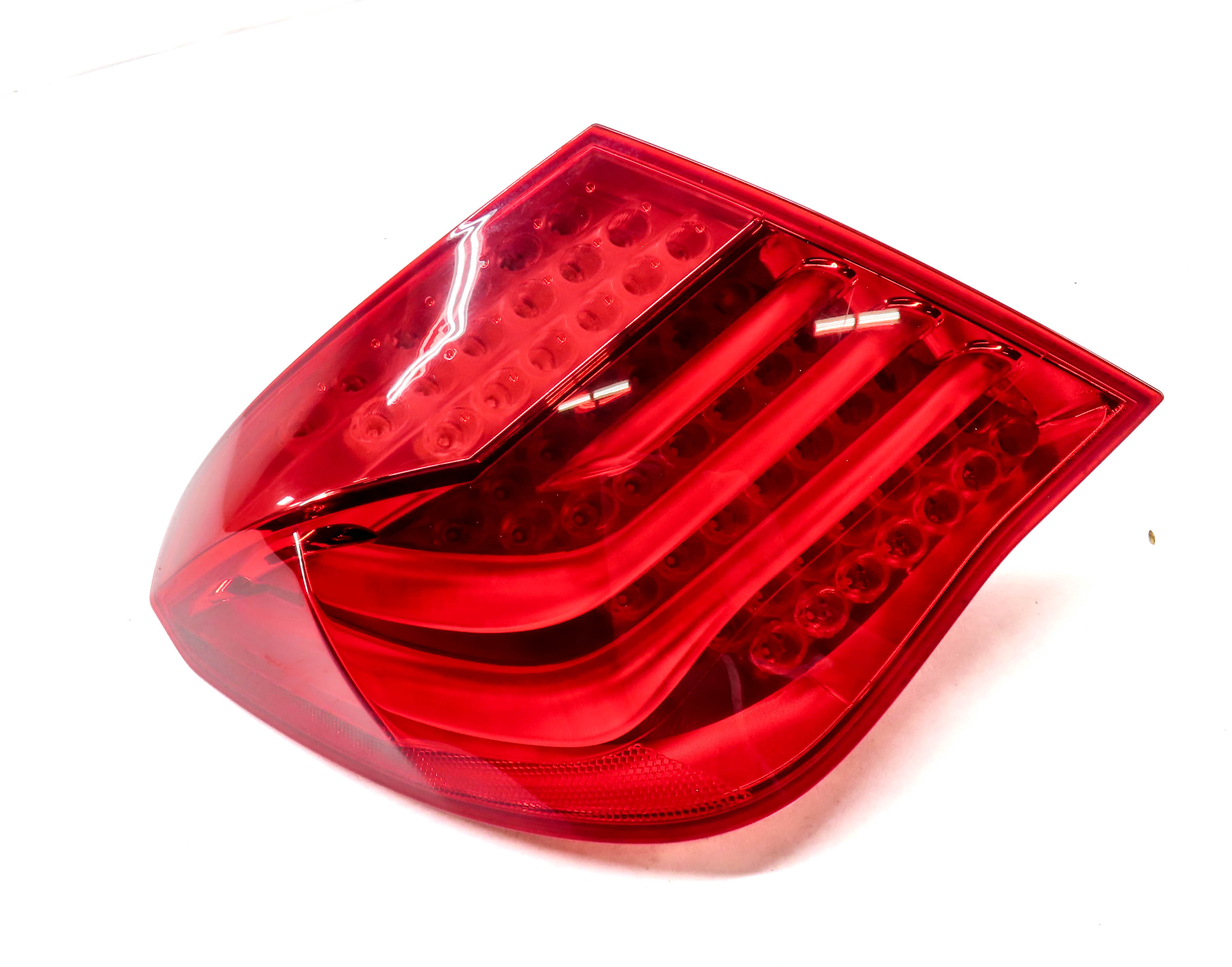 2009-2012 BMW 7 SERIES (F01) LEFT DRIVER REAR OUTER TAILLIGHT BRAKE LIGHT LAMP — exact item pictured